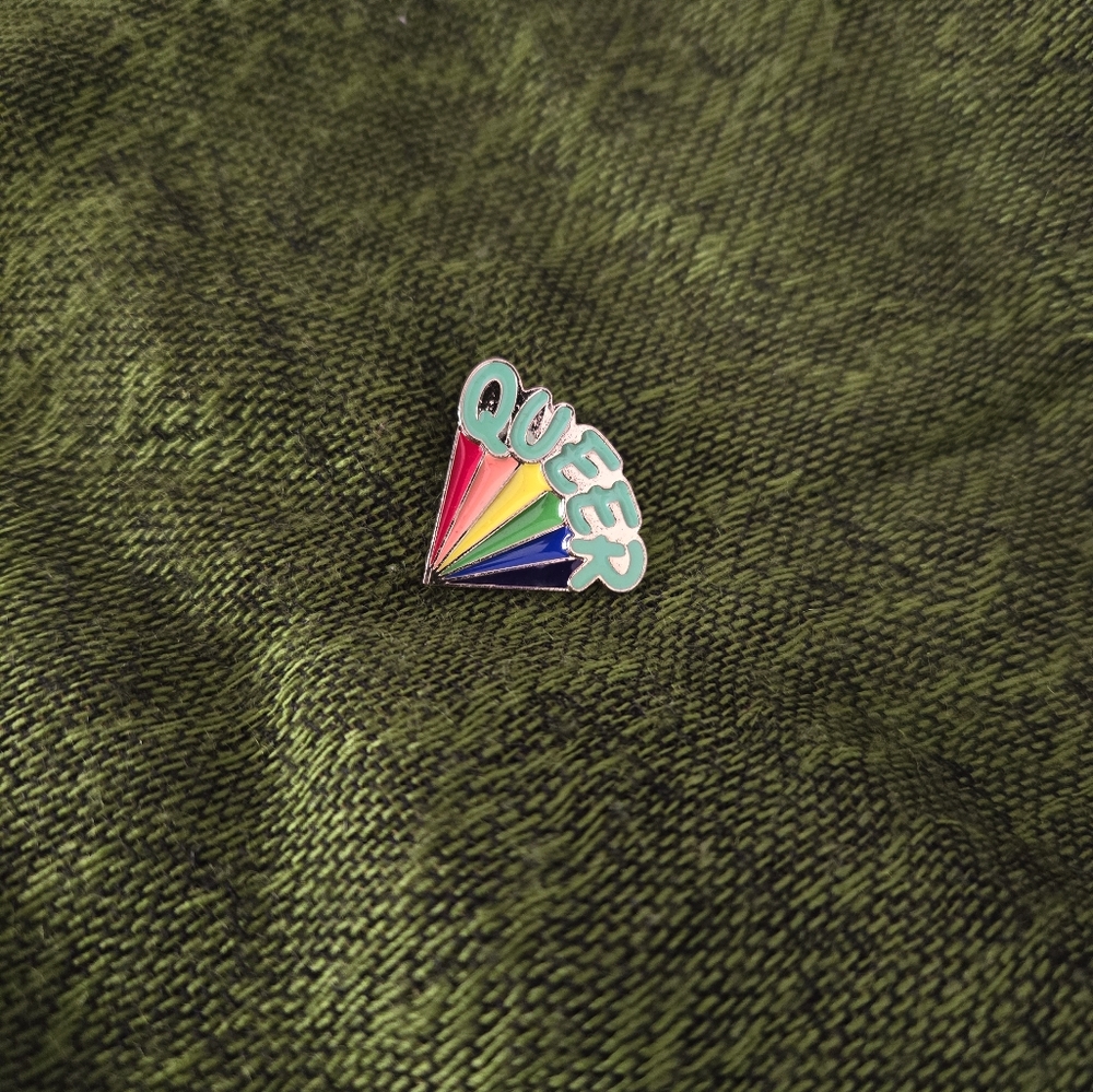 PRIDE Queer Rainbow Pin LGBTQ